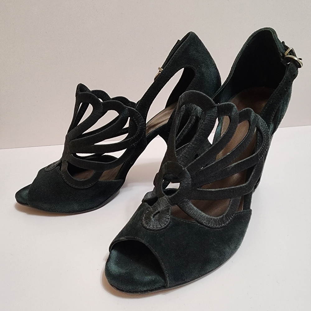 Vintage Inspired Anthropologie Fan Detail Black Suede Heals Size 8 US 39 UK